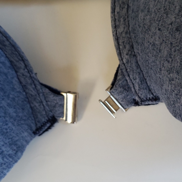 Tommy Hilfiger - Picture 7 of 8